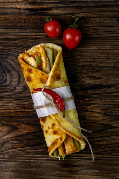 Dos Kebab Doner Con Carne Verduras Papas Fritas Pan Pita — Foto de Stock