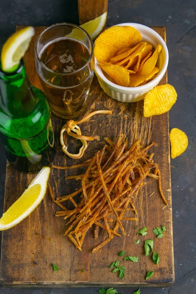 Dried Salmon Cobweb Pepper Beer Lemon Potato Chips Dark Wooden — Stock Photo, Image