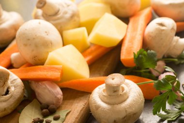 mantar çorbası malzemeler 