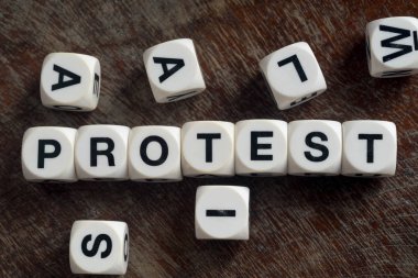 oyuncak küplerin kelime protesto