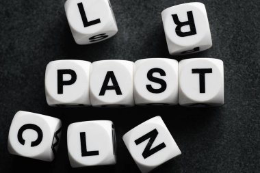 geçmiş oyuncak küplerin kelime