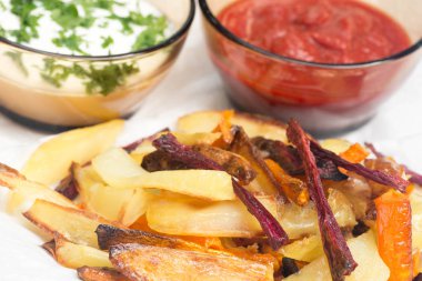 Ev yapımı sebze chipes 