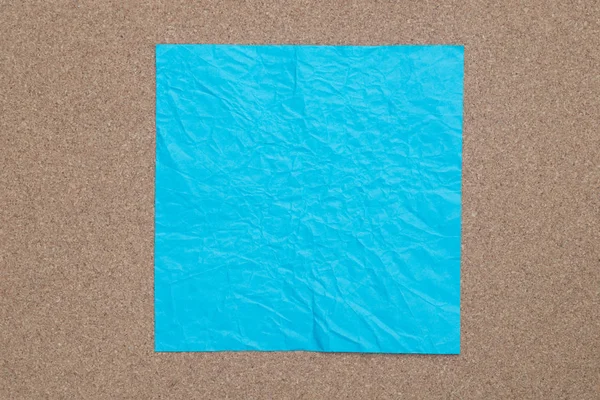 mantar zemin üzerine mavi buruşuk kağıt Not  