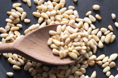 çam fıstığı makro