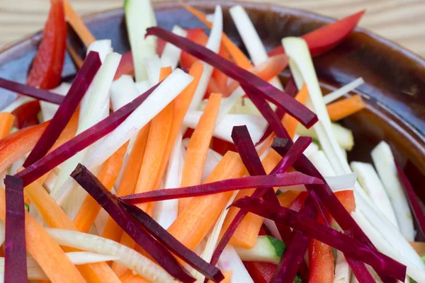 çok renkli doğranmış sebze seçici odak 