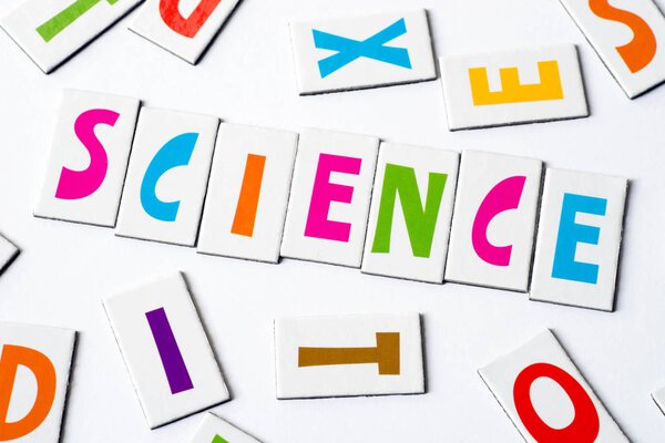 Слово наука из красочных букв
 