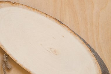 ahşap arka plan üzerinde ahşap oval şekil