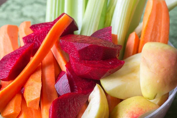 Grupo de verduras y frutas crudas — Foto de Stock