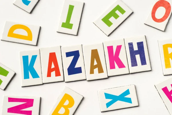 Kazachski, wykonane z kolorowych liter słowa — Zdjęcie stockowe