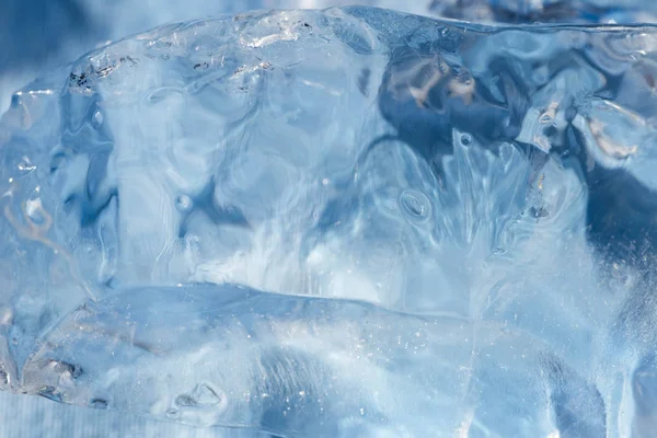 Pezzi di ghiaccio blu macro — Foto Stock