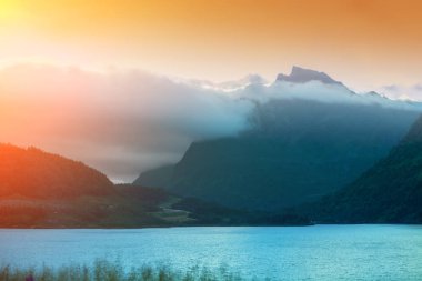 Fiyort panoramik manzaralı