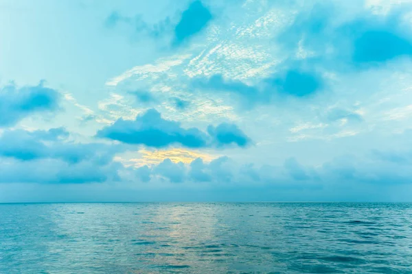 Vroege ochtend aan de zee — Stockfoto