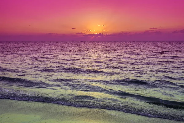 Sunset over the sea — Stock Photo, Image
