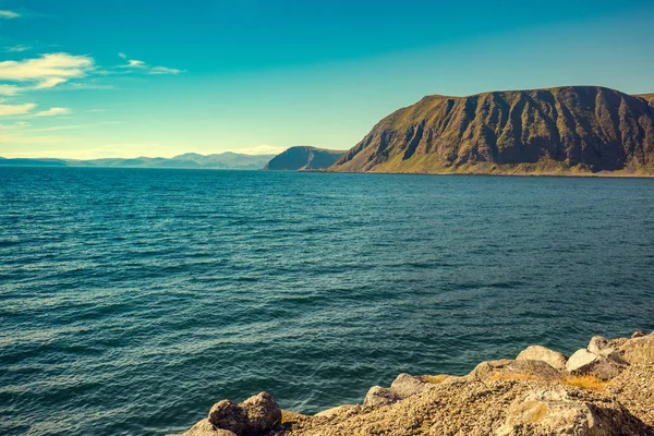 Rocky sea coast — Stock Photo, Image