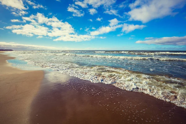 Verlaten zandstrand — Stockfoto