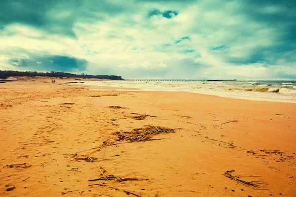 Deserted beach in winter — Stock Photo, Image