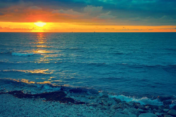 Magia zachód słońca nad morzem — Zdjęcie stockowe