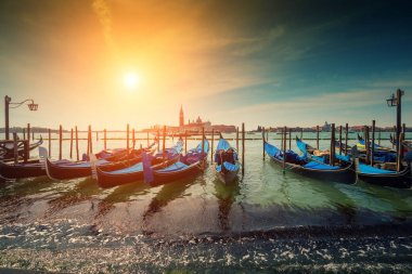 Venedik 'te Gondollar