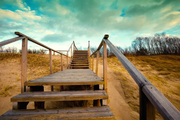 Dřevěné schodiště na pláži — Stock fotografie