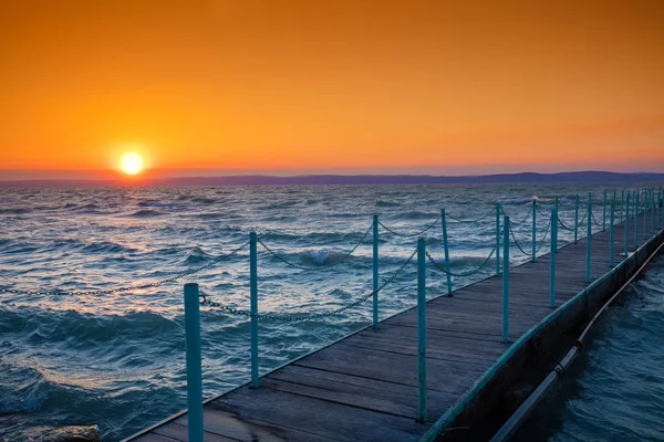 Sonnenuntergang über dem See — Stockfoto