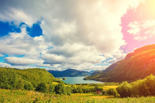 Lindo Fiorde Paisagem Escandinava Natureza Noruega — Fotografia de Stock