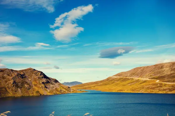 Fjord Avec Ciel Bleu Dans Une Journée Ensoleillée — Photo