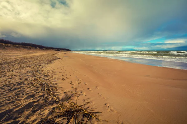 Orilla Del Mar Cielo Nublado Océano Azul Playa Otoño — Foto de Stock