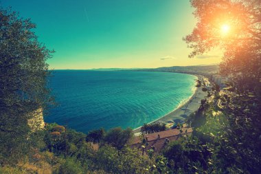 Hava Panoramik dağ Nice batımında, Cote d'Azur, Promenade des Anglais üzerinde Fransa, Avrupa.