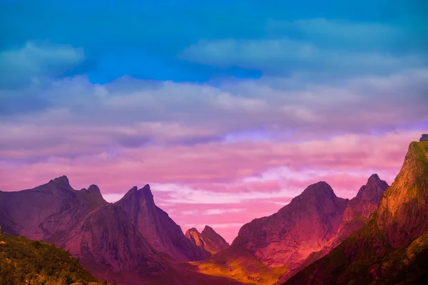 Hermosas Montañas Contra Cielo Del Atardecer Islas Lofoten Naturaleza Noruega — Foto de Stock