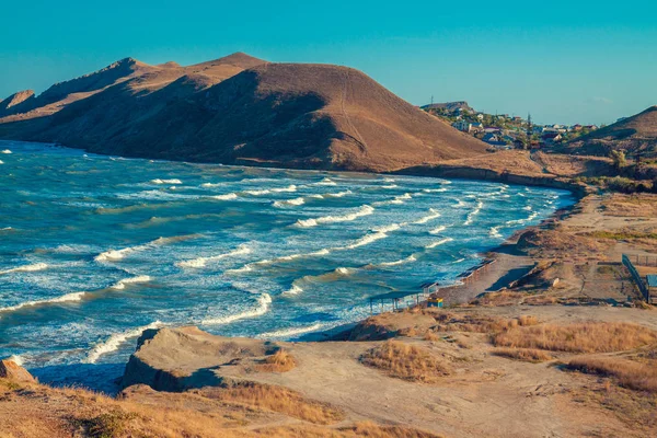 Vista Baía Mar Aberto Mar Rochoso Com Céu Azul Bela — Fotografia de Stock