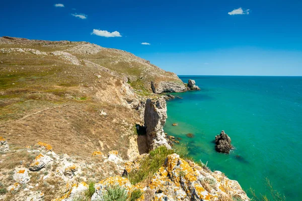 Vista Mar Aberto Mar Rochoso Com Céu Azul Bela Natureza — Fotografia de Stock