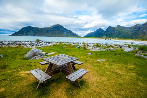 Skaliste Wybrzeże Miejsce Wypoczynku Miejsce Piknik Pięknej Przyrody Norwegii Lofoty — Zdjęcie stockowe