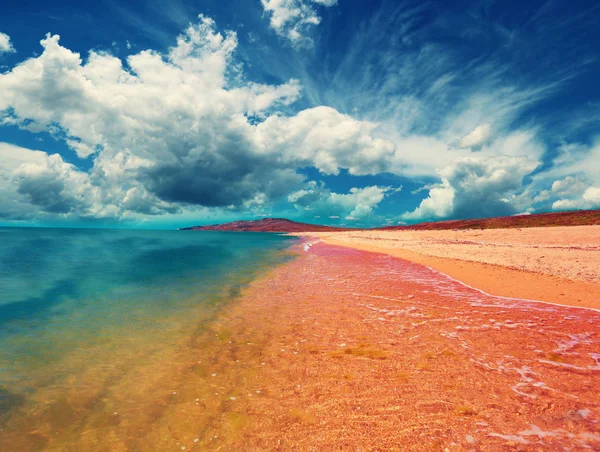 Tropický Ostrov Písečná Pláž Krásné Zatažené Obloze Krásné Divoké Přírody — Stock fotografie
