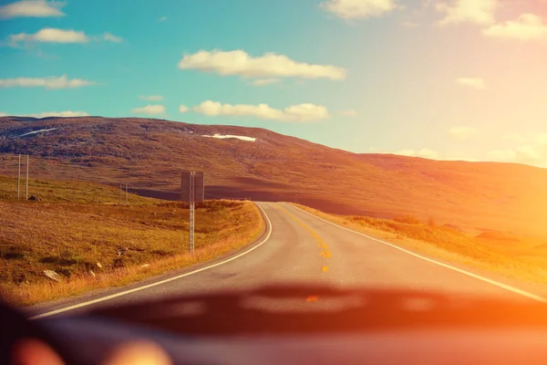 Conduzir Carro Estrada Montanha Pôr Sol Vista Pára Brisas Natureza — Fotografia de Stock