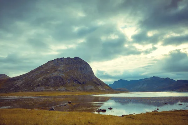 Berglandschaft Norden Schöne Wildnis Blick Auf Den Fjord Lofoten Norwegen — Stockfoto