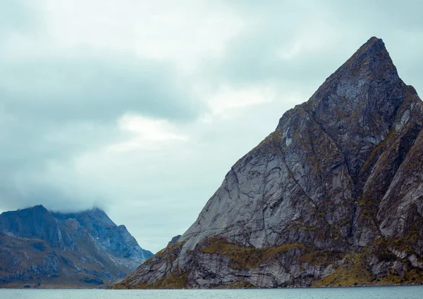 Berg Havsstranden Norra Landskapet Vackra Naturen Norge Lofoten Öarna — Stockfoto