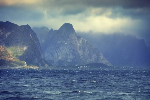 Över Berget Seashore Vacker Natur Norge Lofoten Öarna — Stockfoto