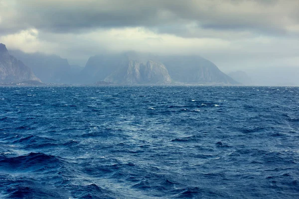 Över Berget Seashore Öppna Havet Vacker Natur Norge Lofoten Öarna — Stockfoto