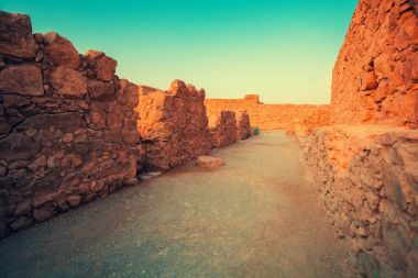 Masada Kalesi. Judaean Çölü'nde Kral Herod Sarayı kalıntıları.