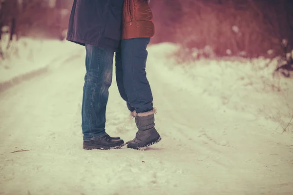 Casal Apaixonado Livre Inverno Homem Mulher Beijando Abraçando — Fotografia de Stock