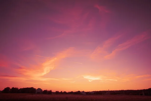 Landelijk Landschap Avond Bij Zonsondergang Licht Silhouet Van Het Dorp — Stockfoto