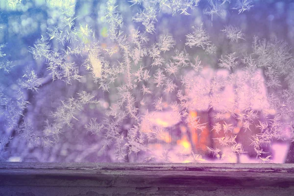 Окно Стекло Зимним Морозным Рисунком Абстрактный Естественный Фон Цветной Градиент — стоковое фото