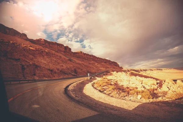 Kurvenreiche Bergstraße Mit Dramatischem Himmel Makhtesh Ramon Krater Der Negev — Stockfoto