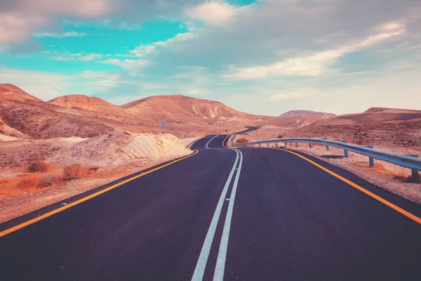 Autofahren Auf Einer Bergstraße Wüstenlandschaft Der Weg Von Arad Zum — Stockfoto