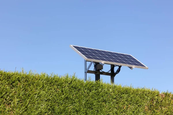 Painel solar isolado — Fotografia de Stock