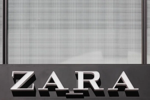 Logotipo de Zara en un wal — Foto de Stock