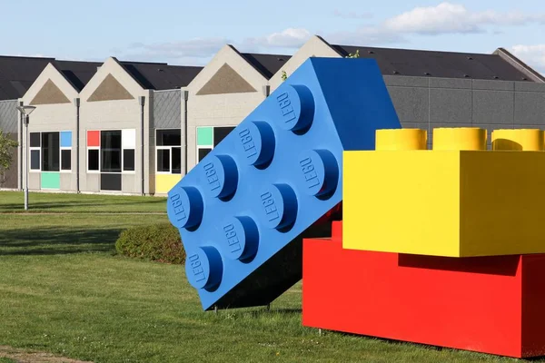 LEGO kontorsbyggnad i Billund, Danmark — Stockfoto