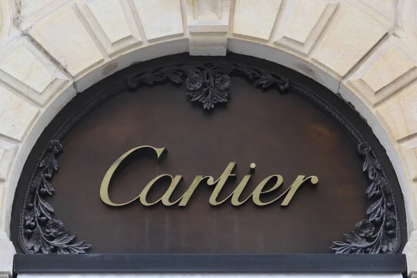 Logotipo de Cartier en una pared — Foto de Stock