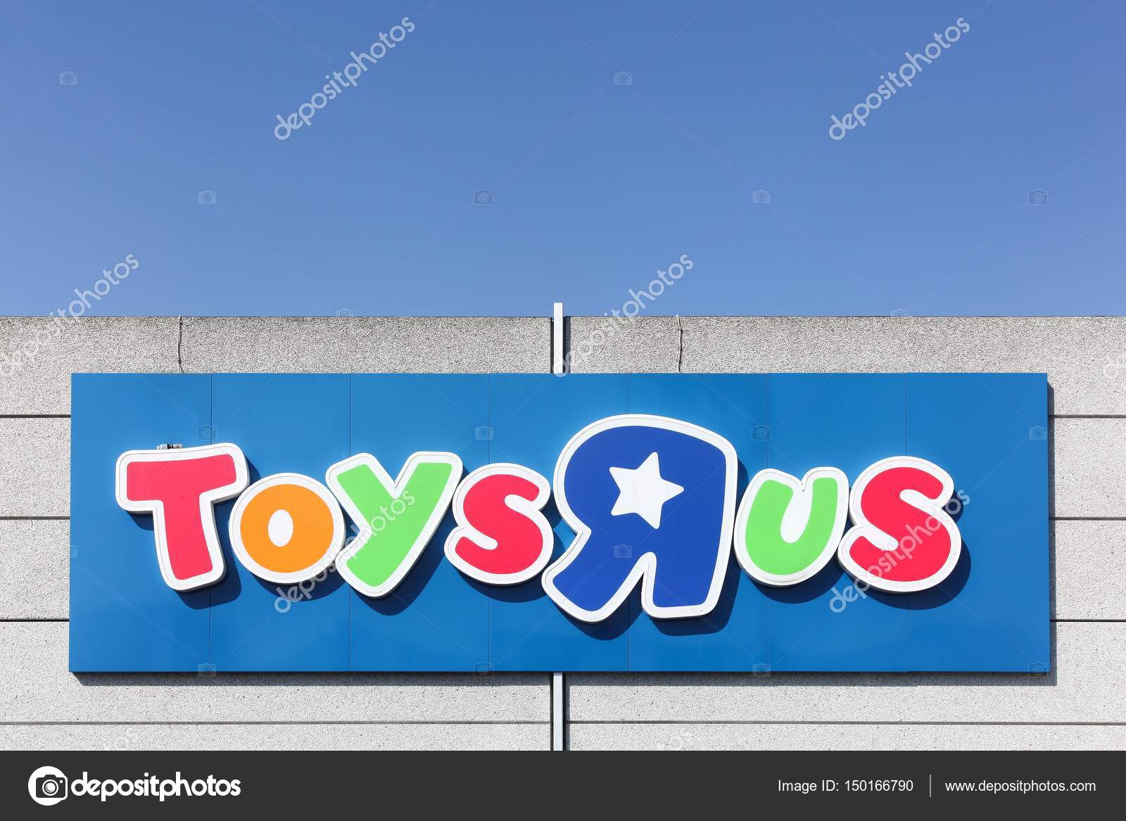 toys r us the wall
