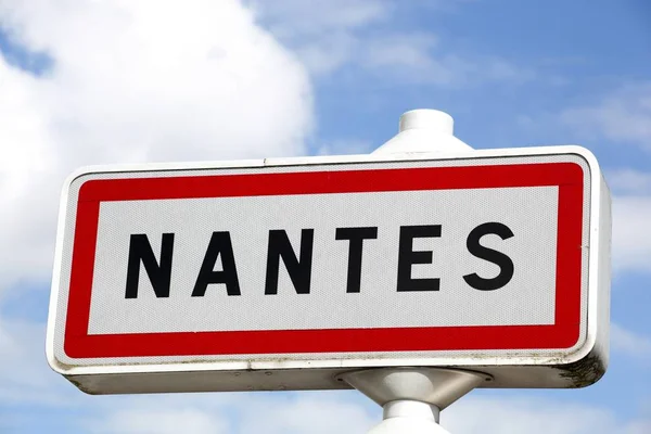 Nantes stad verkeersbord in Frankrijk — Stockfoto